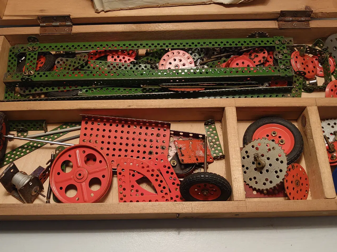 Billede 2 - Tekno Ingeniør dele + trækasse. 1950´erne.