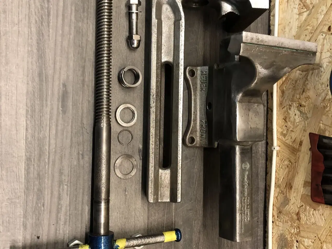 Billede 4 - Skruestik Heuer Front