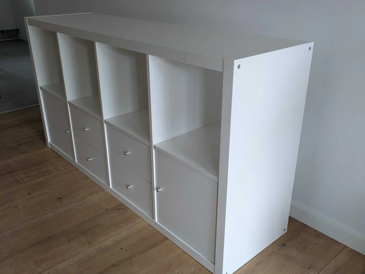 Billede 3 - Hvid Ikea skænk