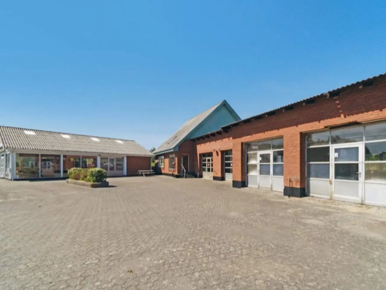 Billede 5 - Stor Villa med Autoværksted Butikslokale 