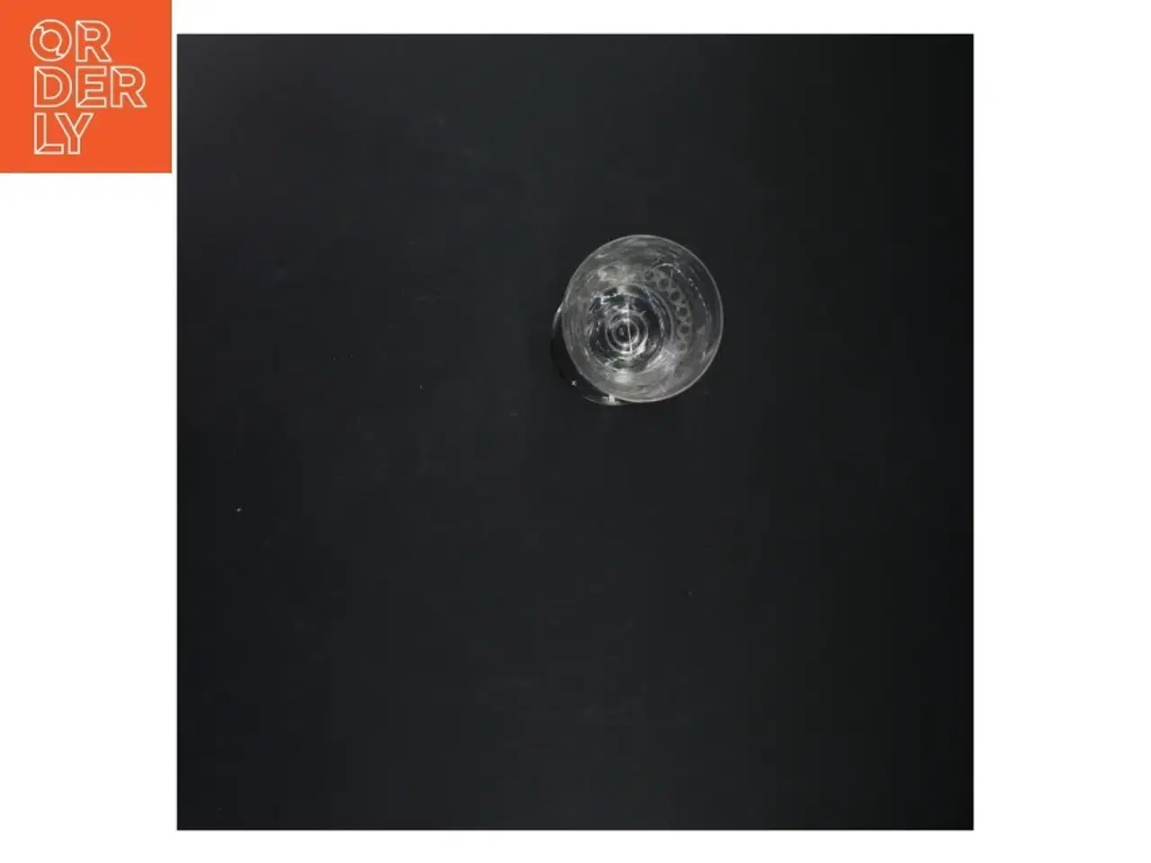 Billede 2 - Vinglas med indgraveret mønster (str. 15,5 cm)