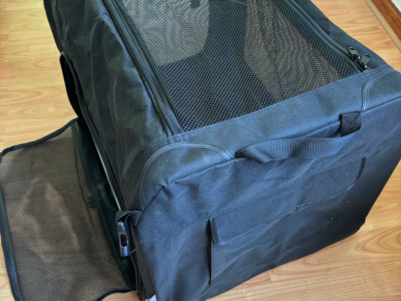 Billede 2 - Transporttaske/bur til lille hund