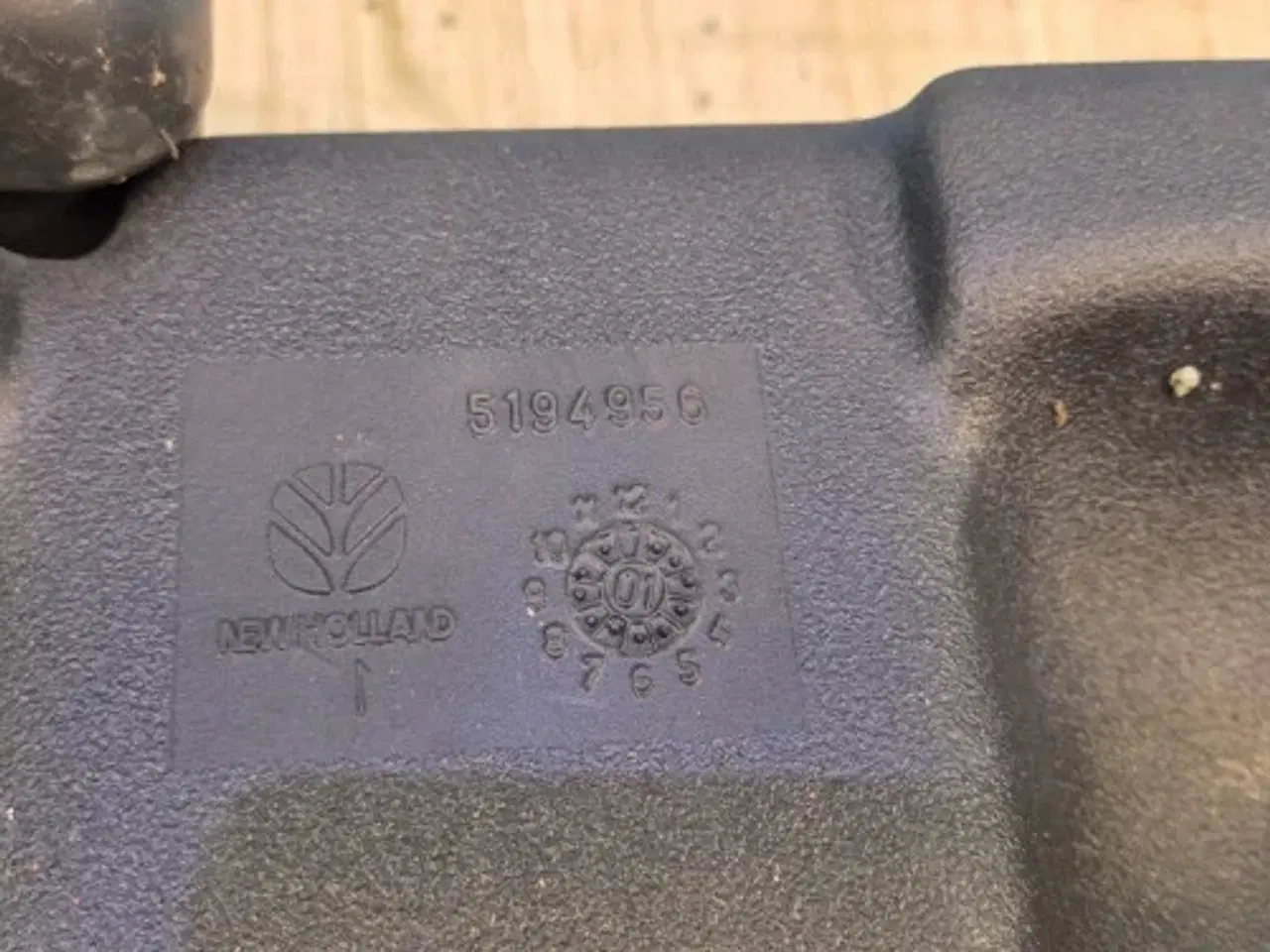 Billede 4 - New Holland TN75F Dieseltank 5195011