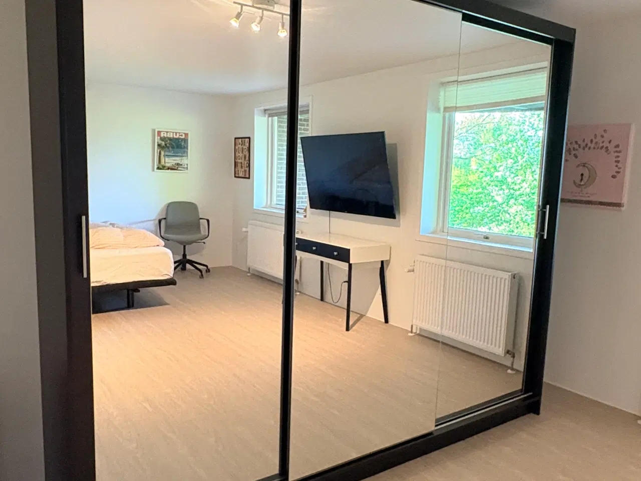 Billede 5 - Sia Garderobe med Spejl 250x215 cm