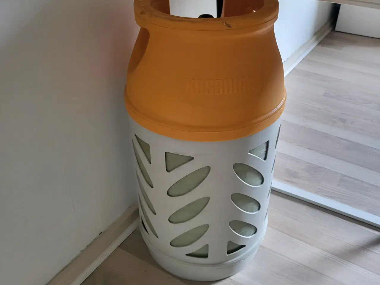 Billede 1 - Halv letvægts flaske 