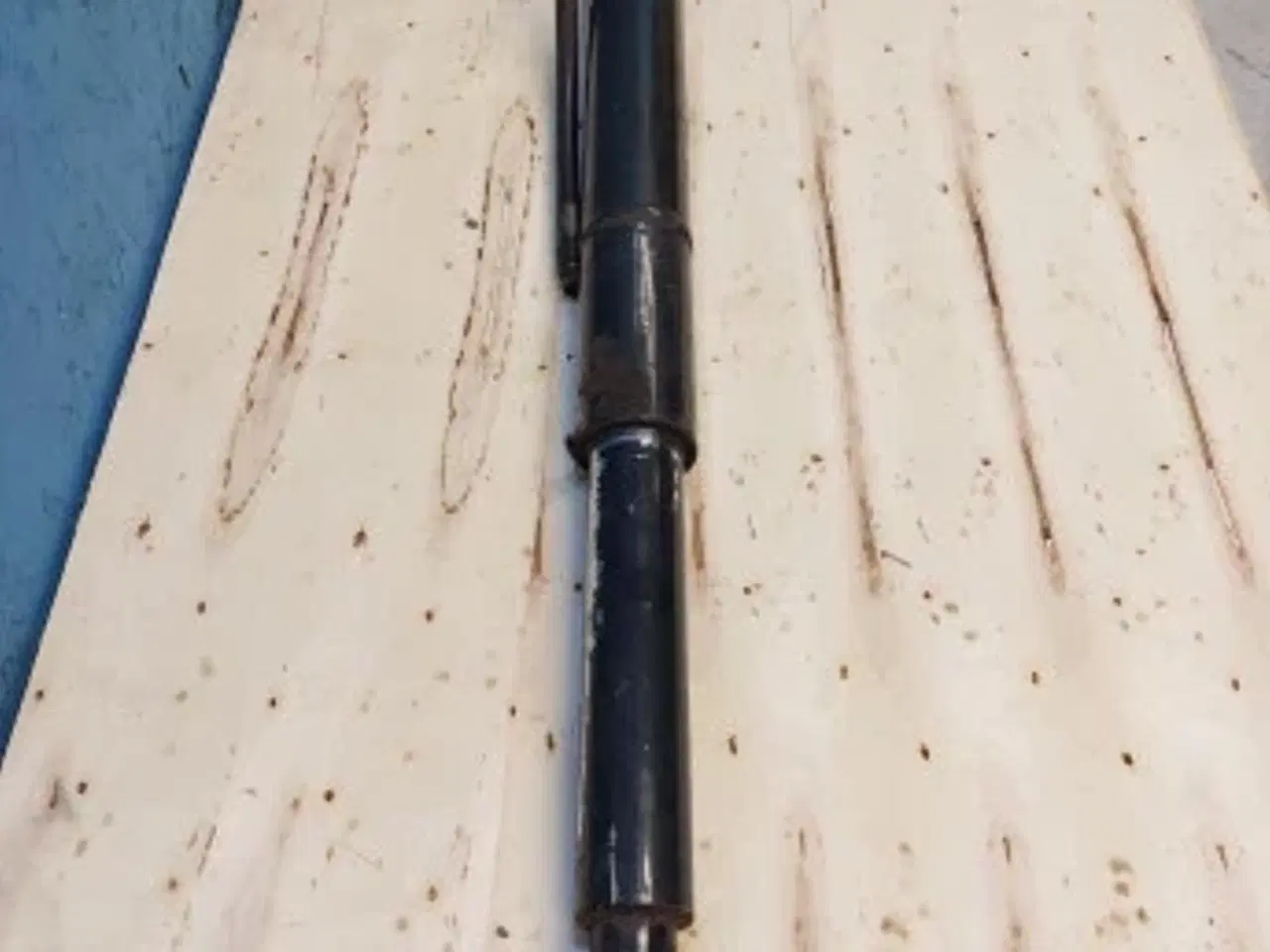 Billede 2 - New Holland TX63 Løftecylinder 84064527