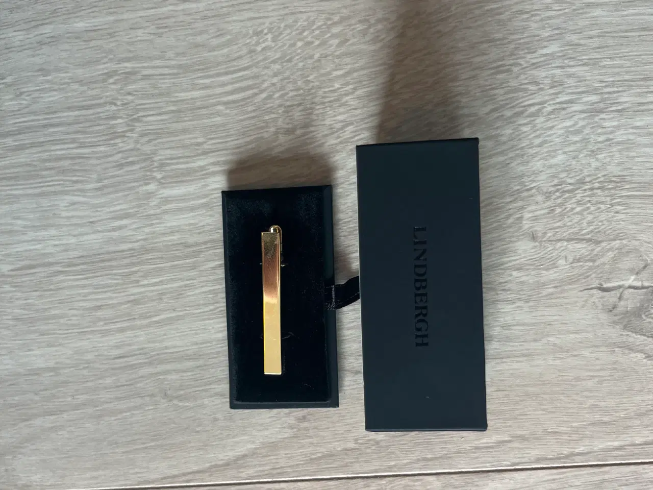 Billede 1 - Slipsenål i guld
