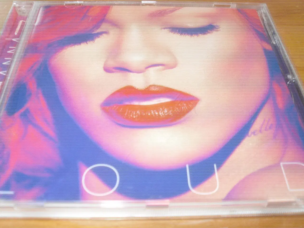 Billede 1 - RIHANNA. Loud 2010.