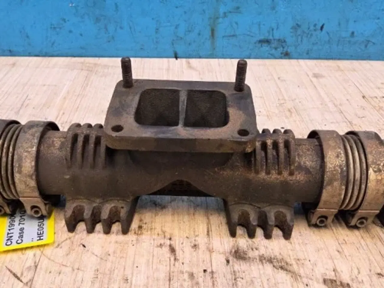 Billede 11 - Case 9010 Udstødningsmanifold 504046508
