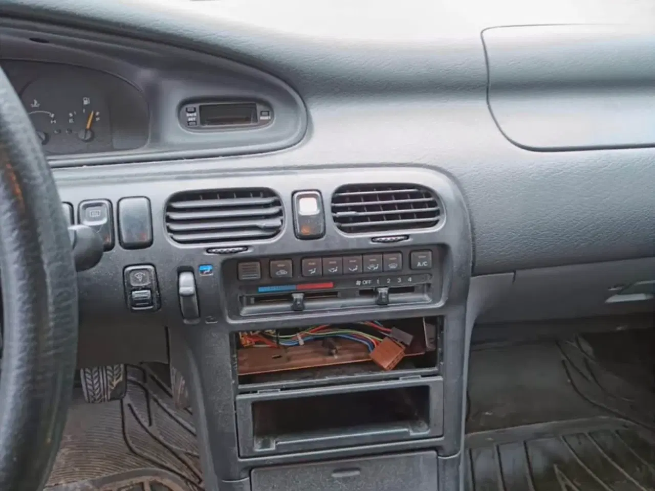 Billede 3 - Mazda 626 sælges billigt - som beset - afmeldt 