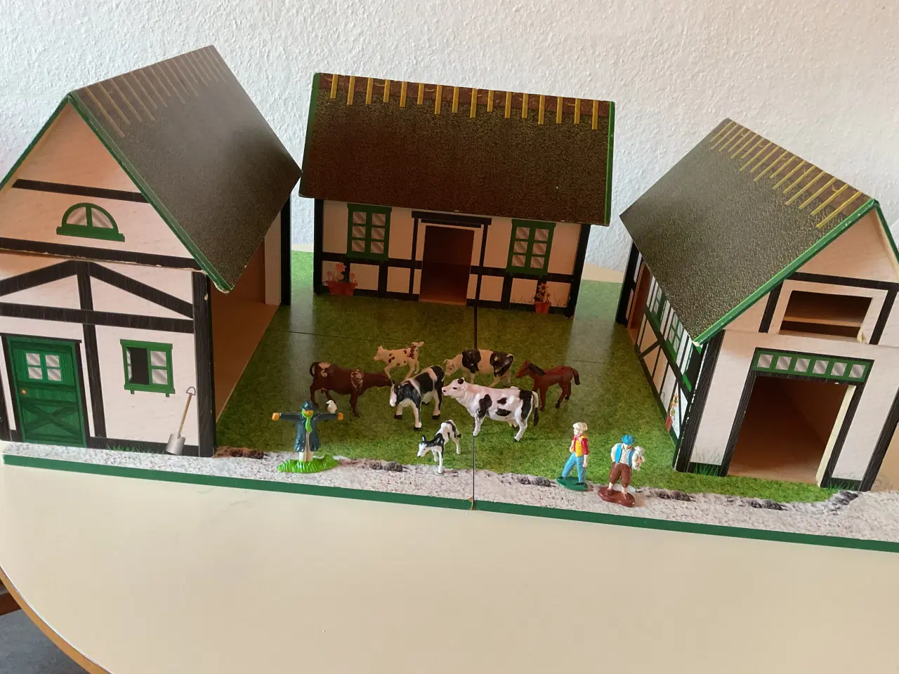 Billede 1 - Bondegård med besætning 