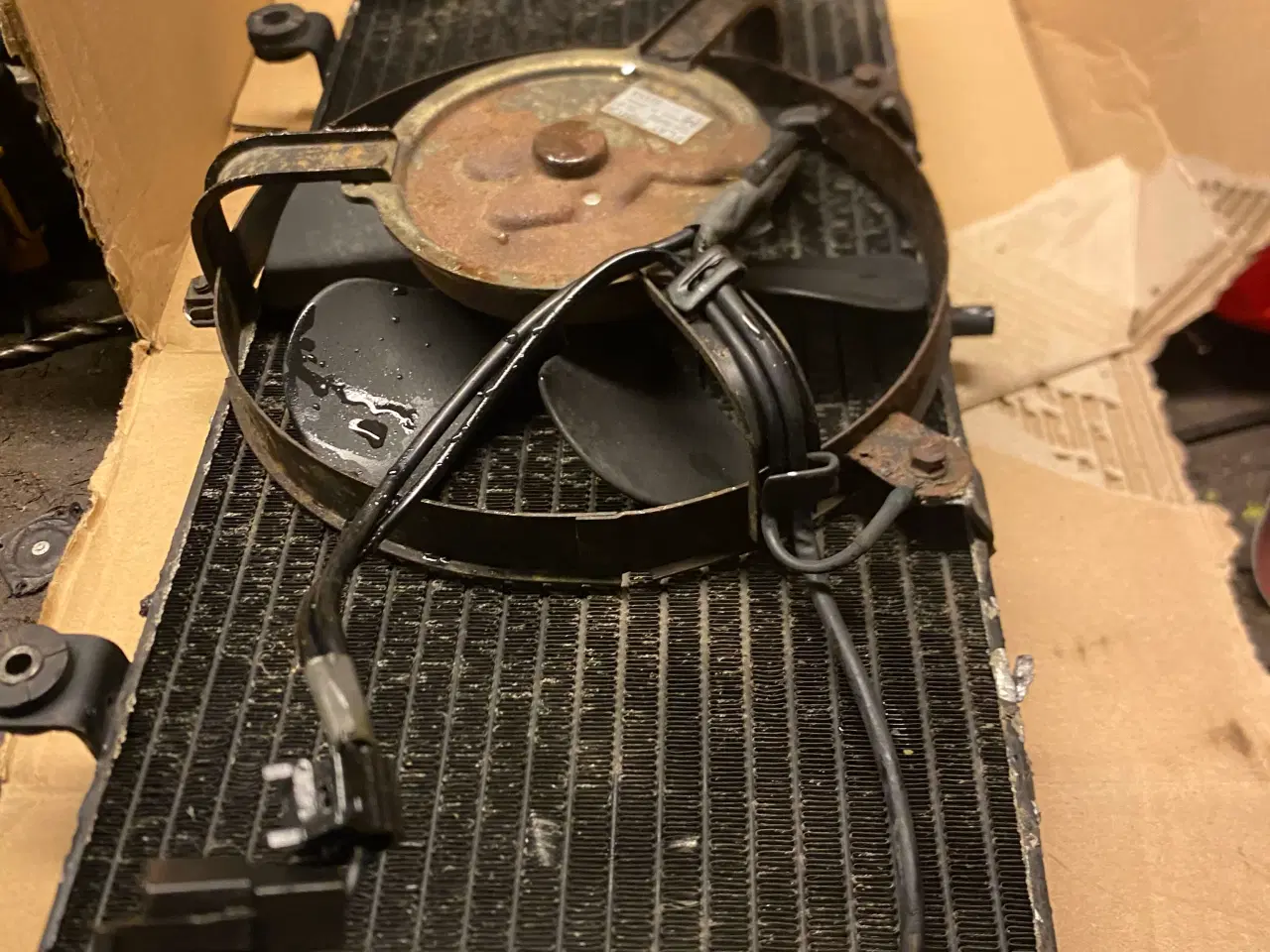 Billede 2 - Køler med blæser til Honda ST 1100
