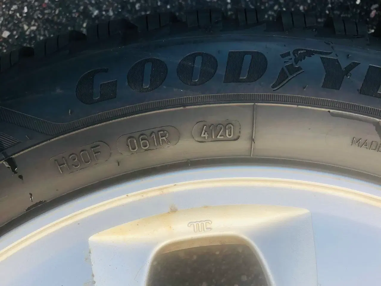 Billede 3 - 16" alufaelge 5x114.3 med vinterdæk