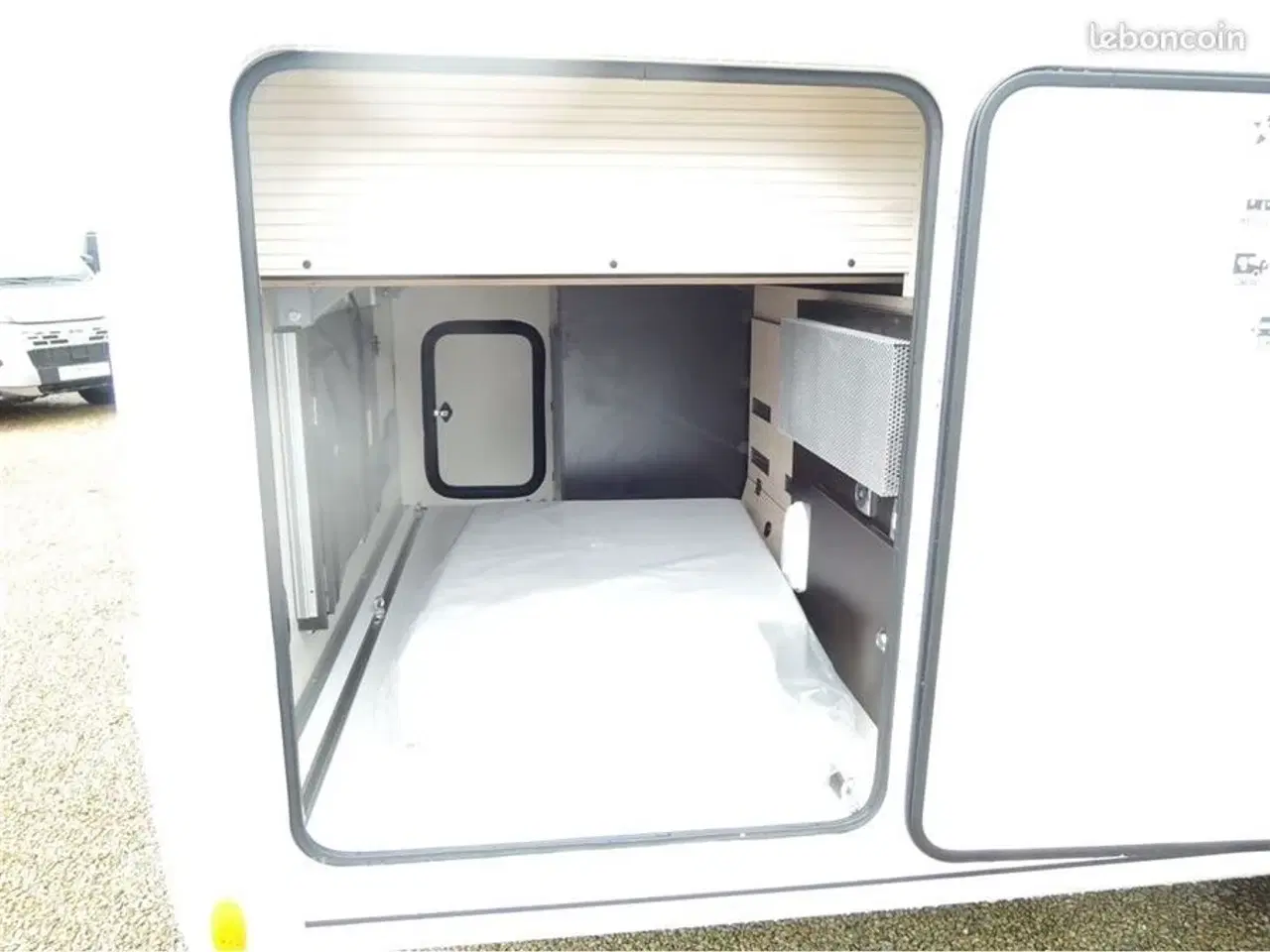 Billede 7 - 2026 - Autostar Performance 690 LC Handy og compact med godt udstyr. solceller. tv. markise. automatgear. queensbed.