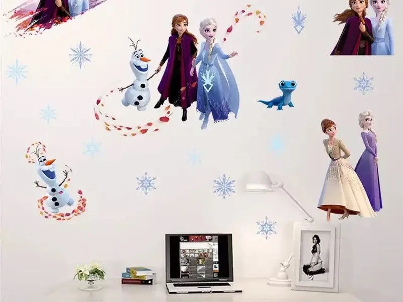 Billede 8 - Frost wallstickers med Elsa og Anna mfl fra Frost