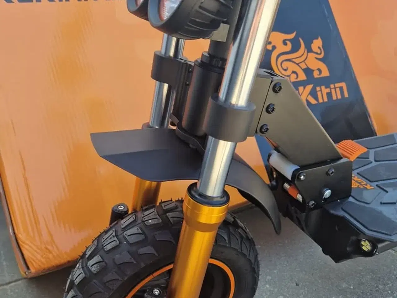 Billede 4 - KuKirin M5 Pro – Kraftfuld el-løbehjul lang rækkev