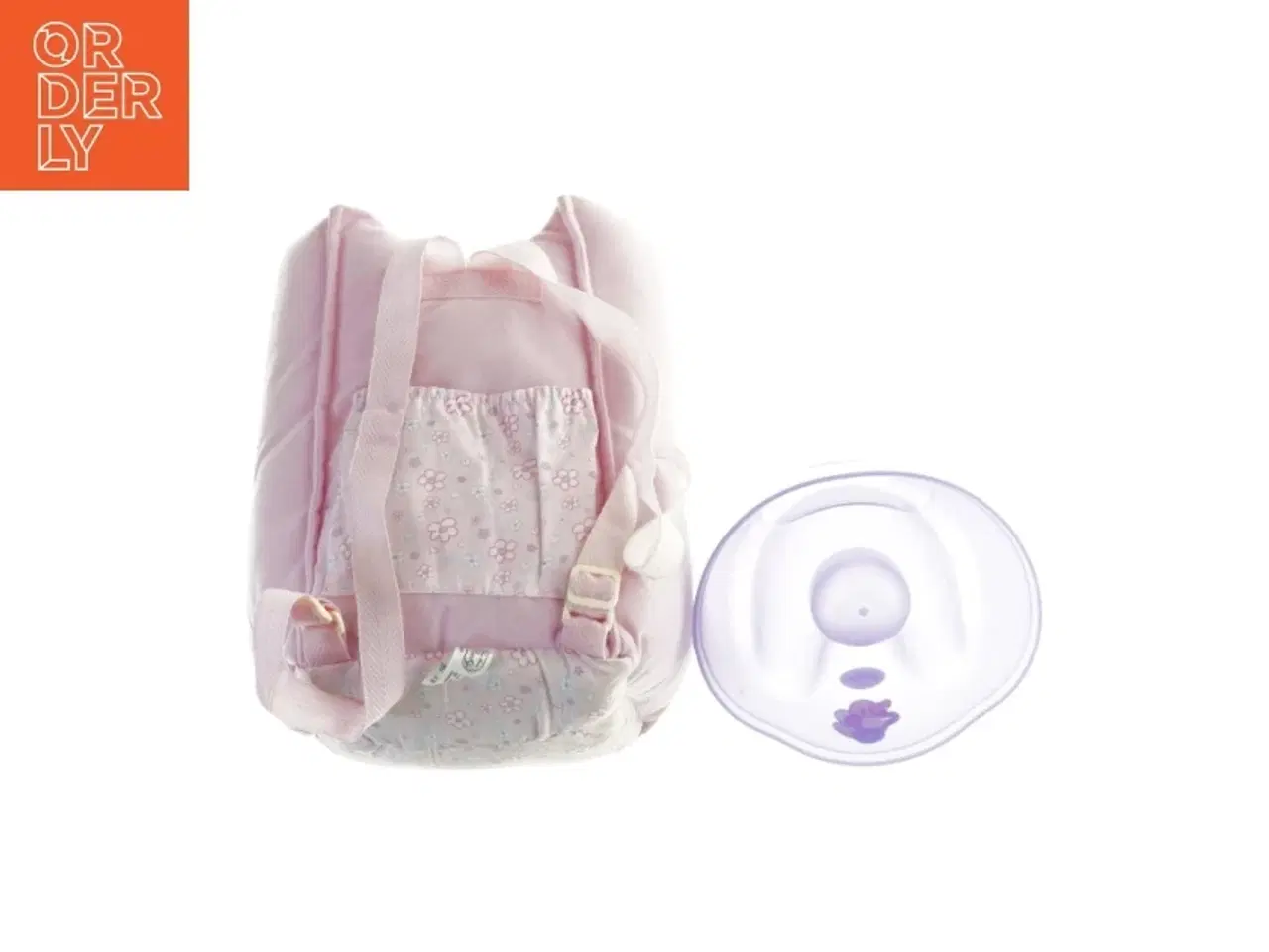Billede 2 - Babystol og tallerken til dukke fra New Born Baby (str. 30. x. 24 cm. og 19. x 12 cm)