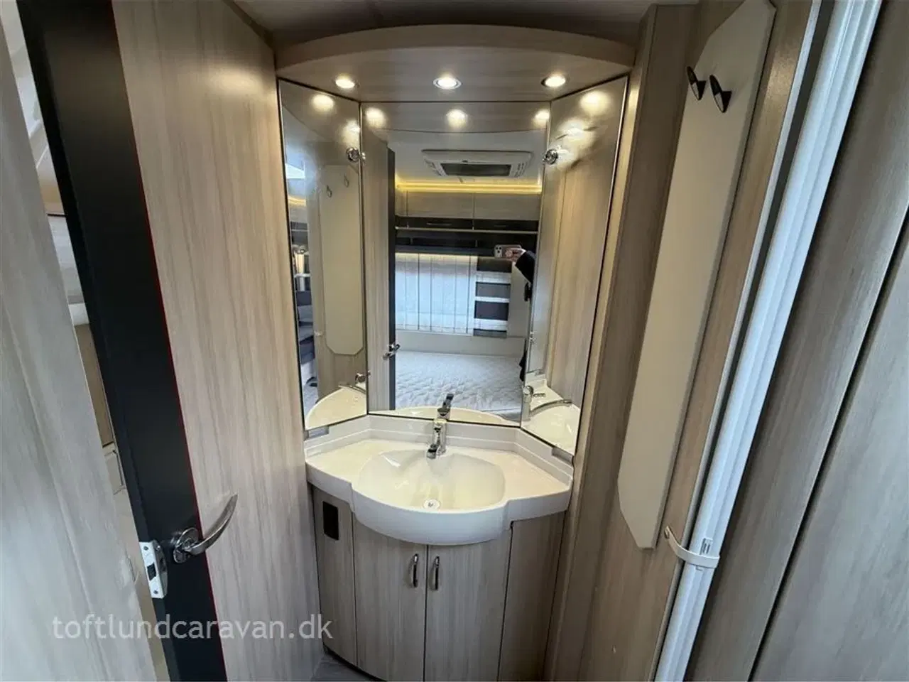 Billede 7 - 2016 - Hobby De Luxe Edition 460 UFe   Superflot og velholdt, POPULÆR VOGN MED DOBBELTSENG.