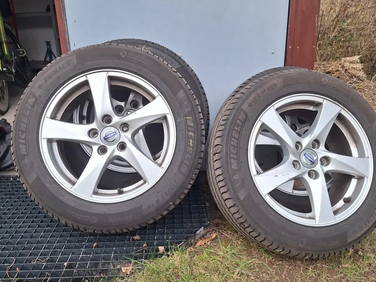 Billede 3 - Michelin sommerdæk på alu fælge, 16"