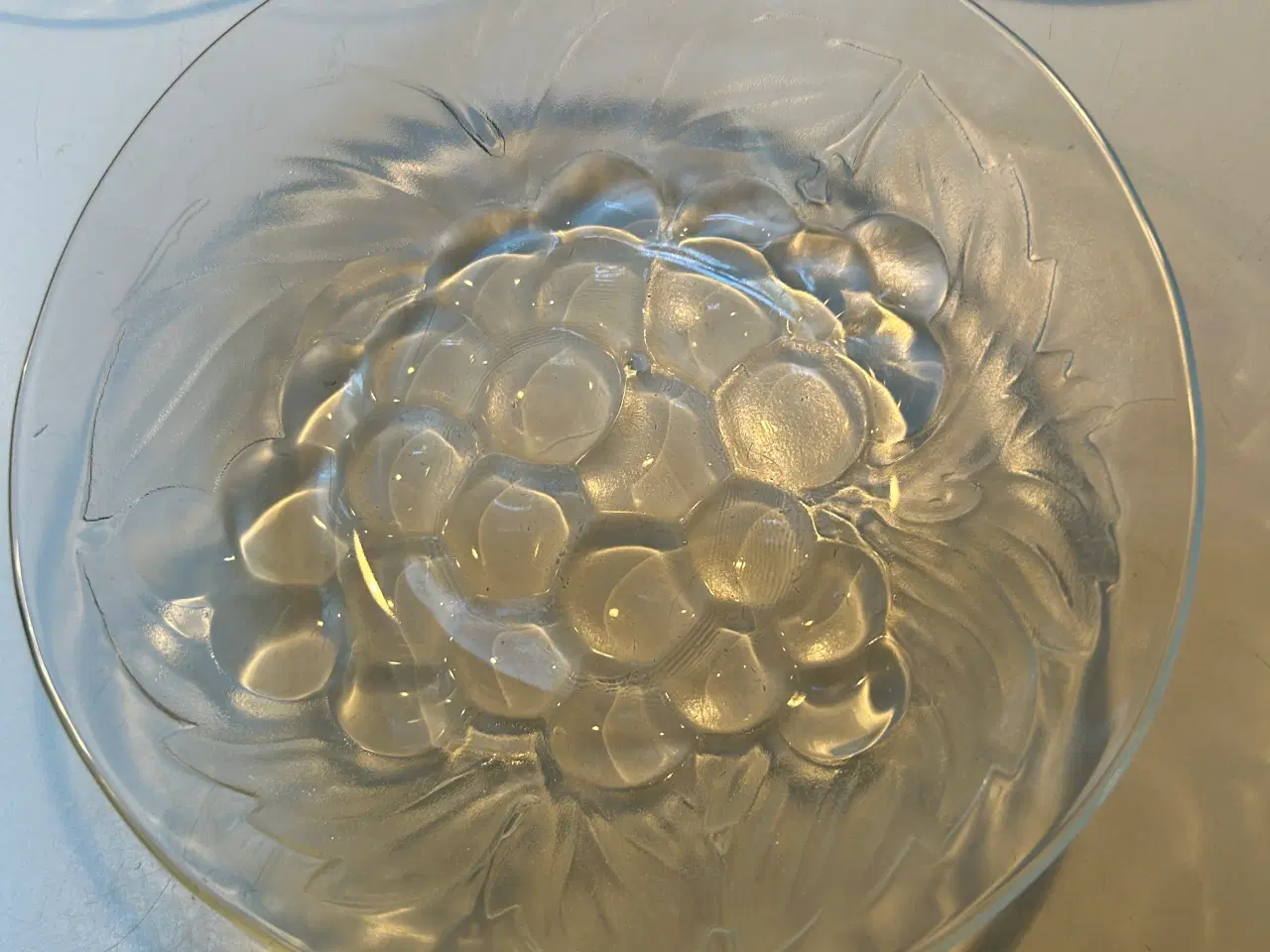 Billede 2 - 6 stk. Is assietter i glas med drue motiv