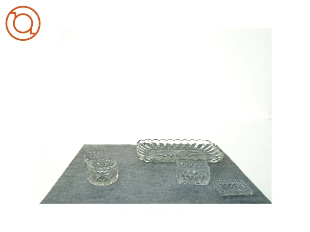 Billede 2 - Glasservice i krystal (str. 22 x 14 cm 7 x 5 cm 6 x 4 cm)