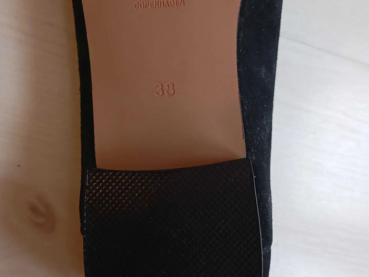 Billede 6 - Helt nye sko uden hæl. Str. 38