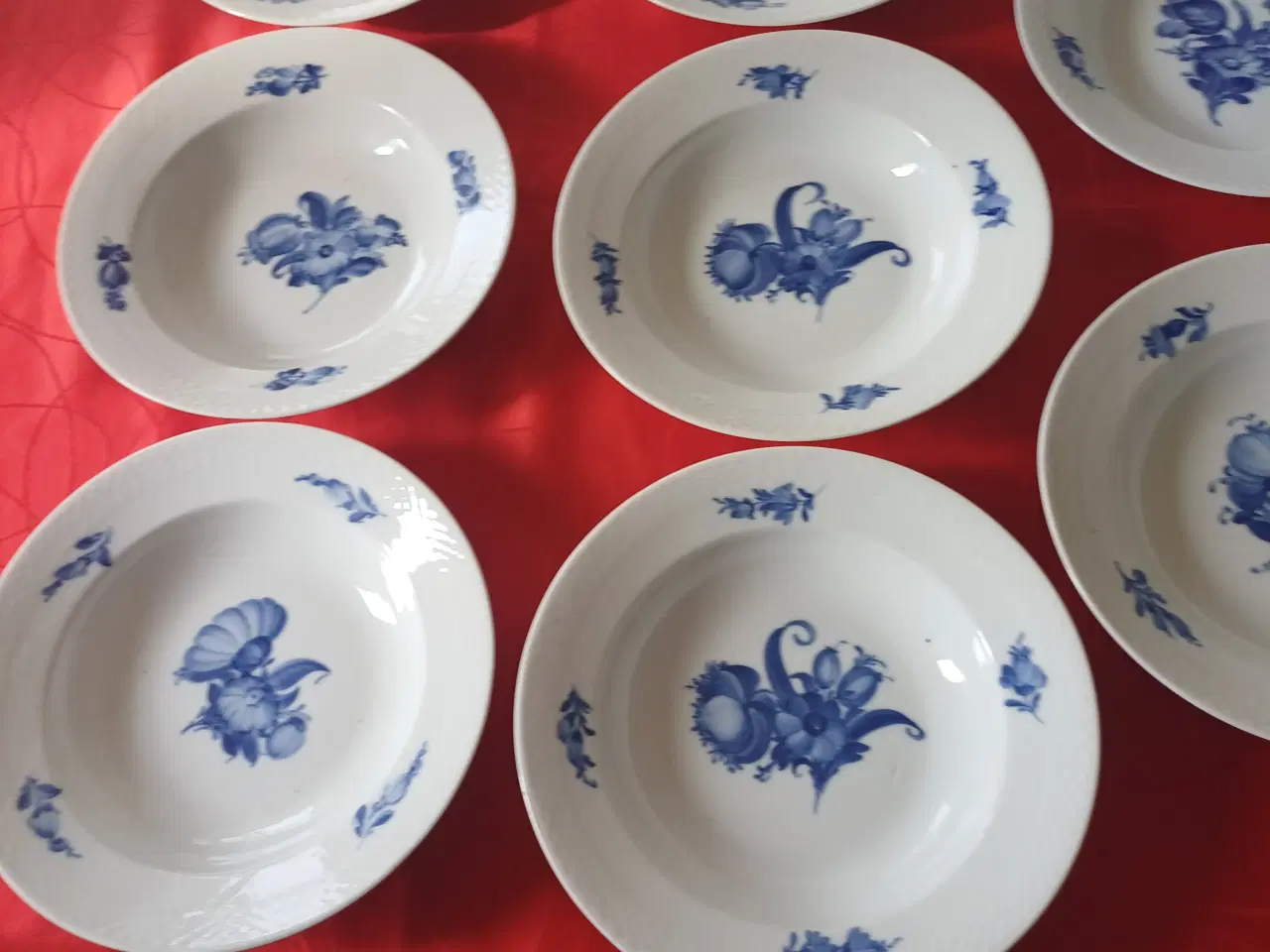 Billede 1 -  BLÅ BLOMST. Royal Copenhagen. 1.SORTERING.  