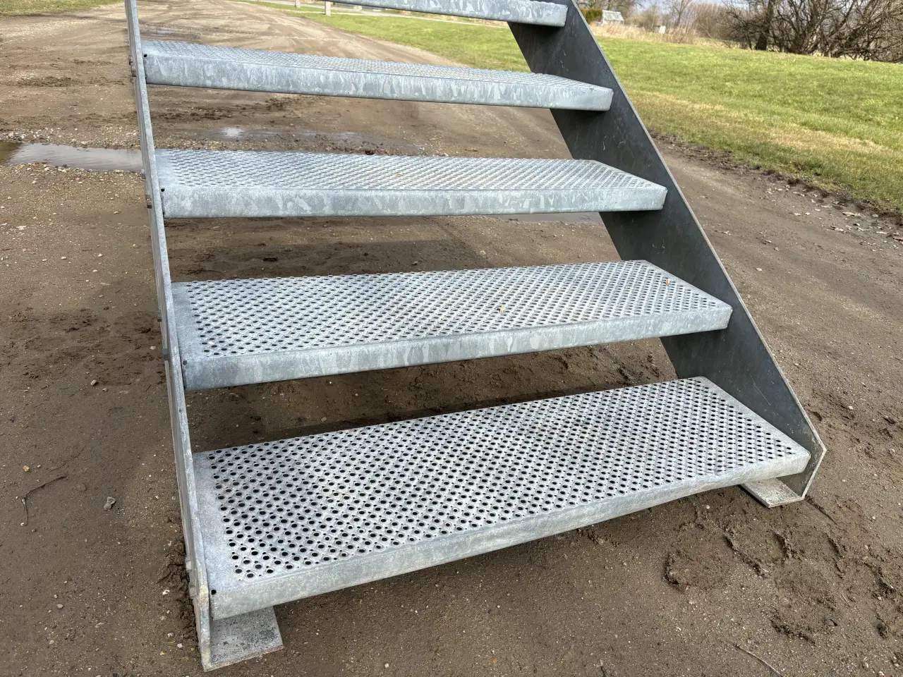 Billede 3 - Galvaniseret trappe inkl repos 