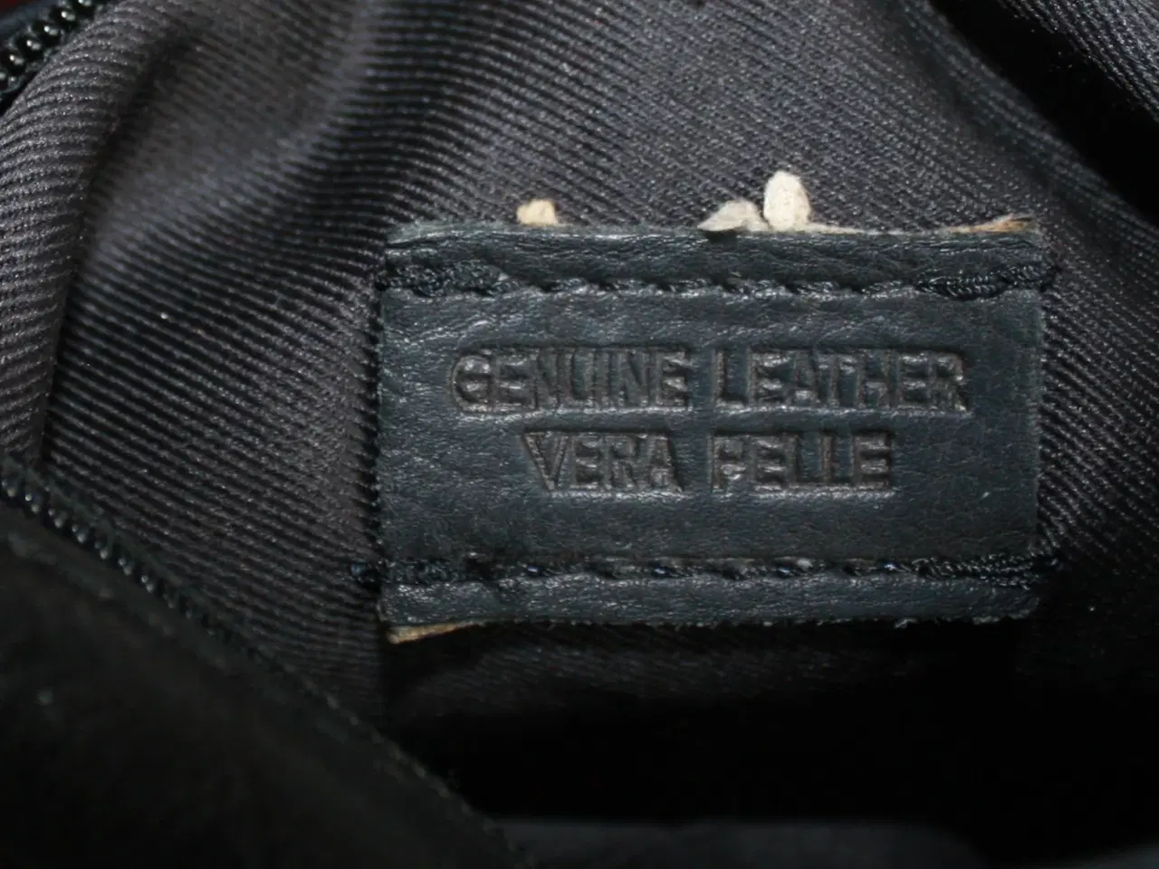 Billede 6 - Lille taske af sort skind