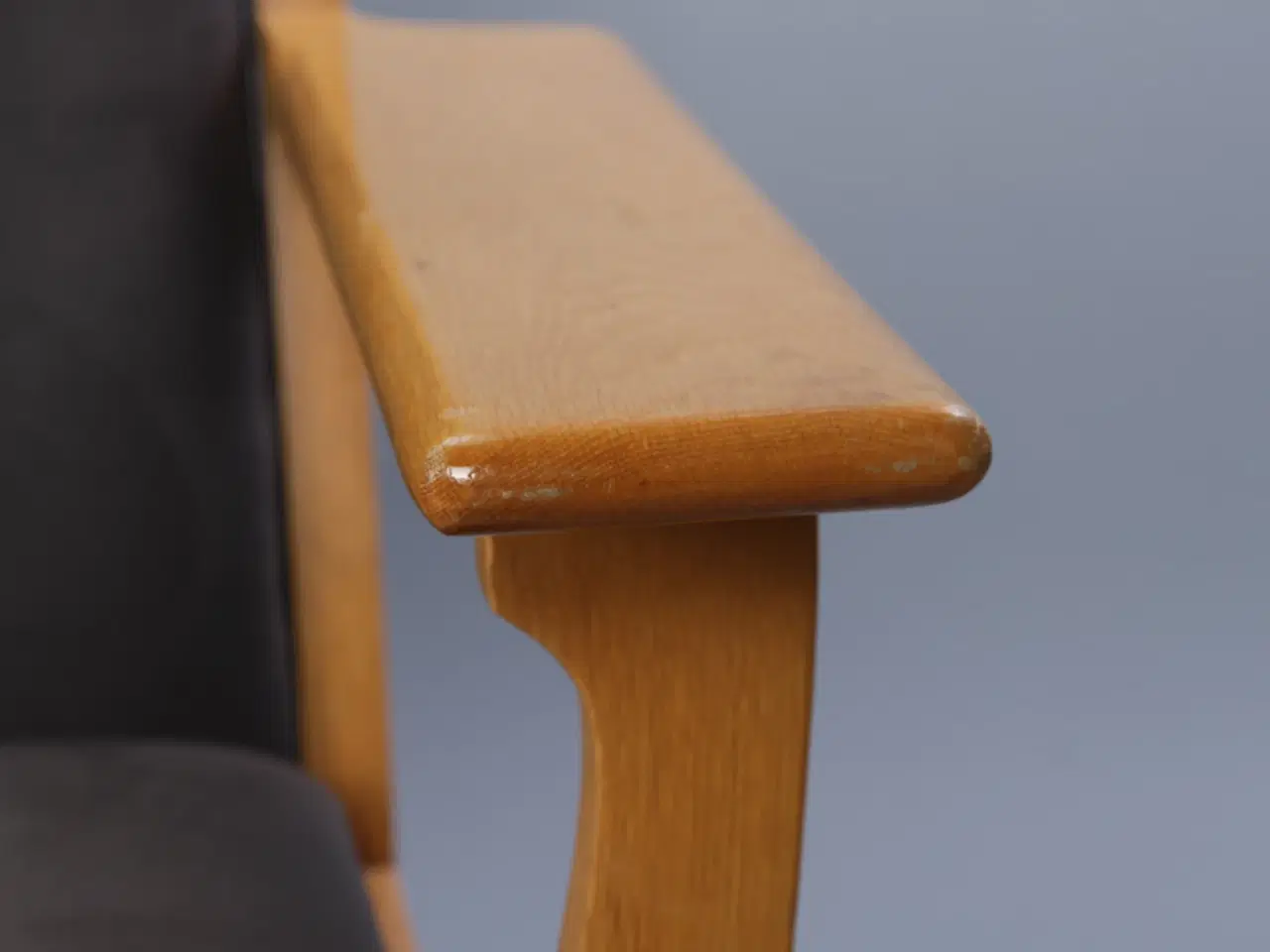Billede 4 - En velholdt Tre-pers. sofa