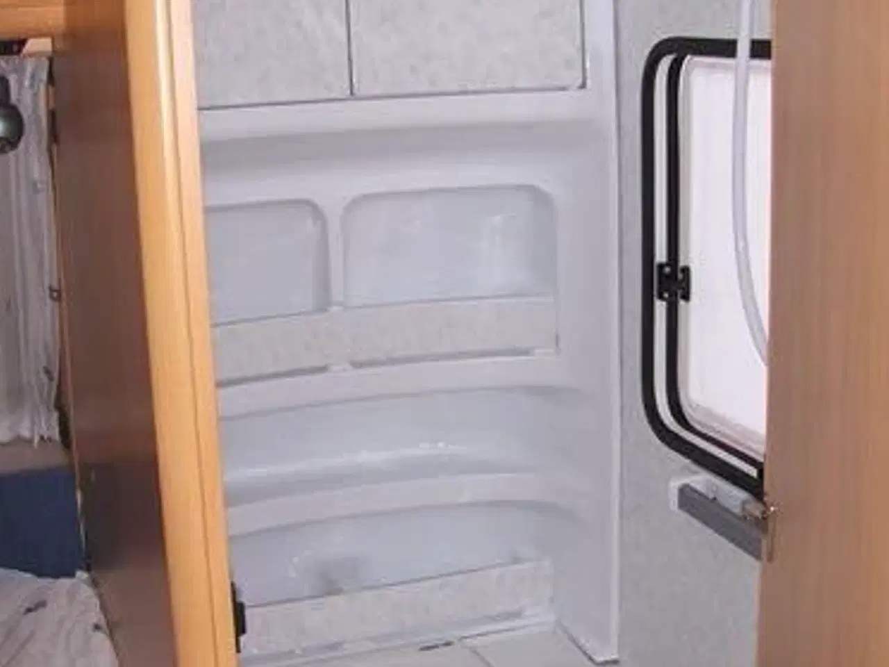 Billede 8 - Velholdt, veludstyret ikke-ryger køjevogn