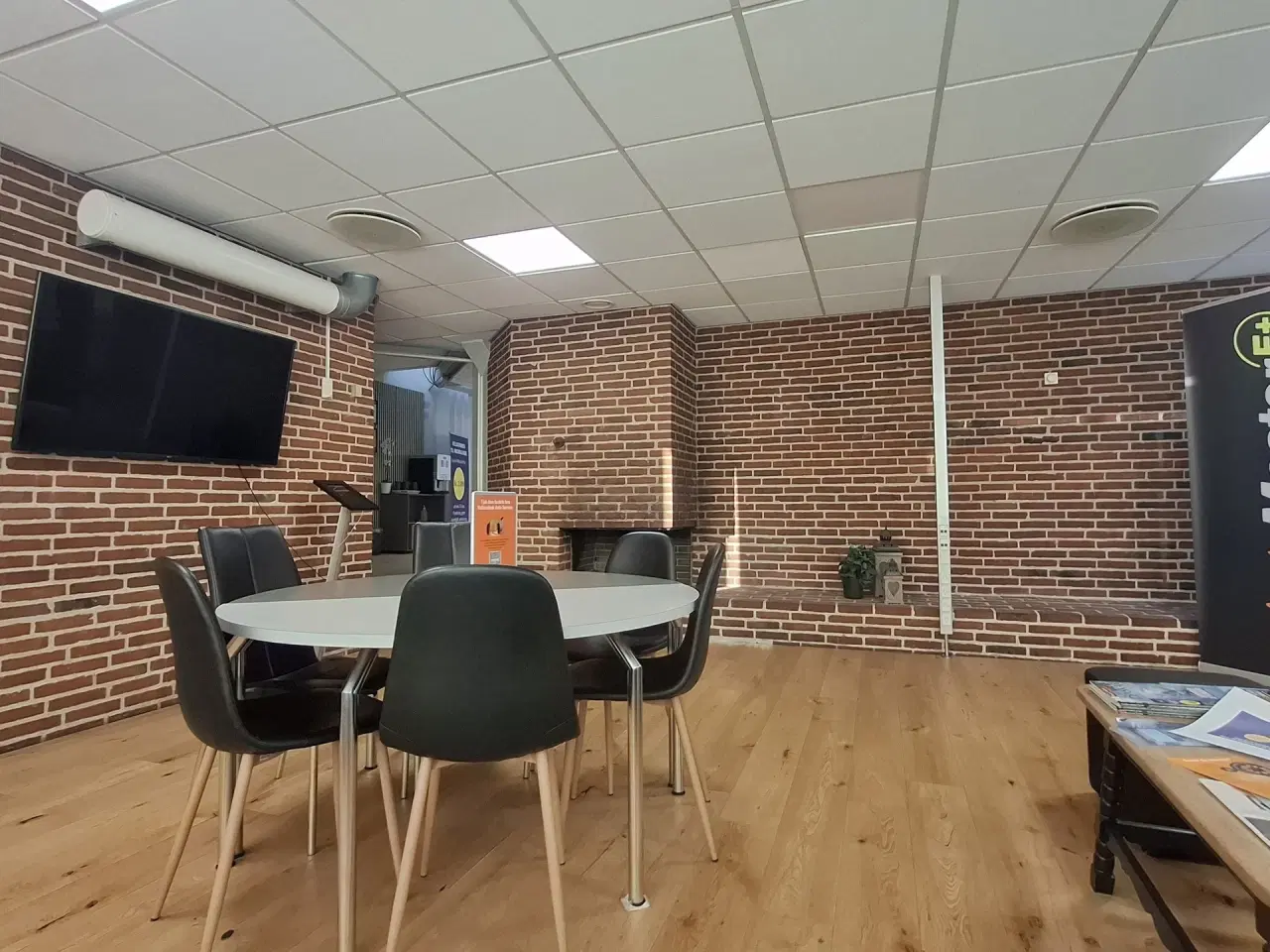 Billede 22 - AUTOVÆRGSTED eller Lager med store Port Centralt beliggende ved 2 motorvejstilkørsler.