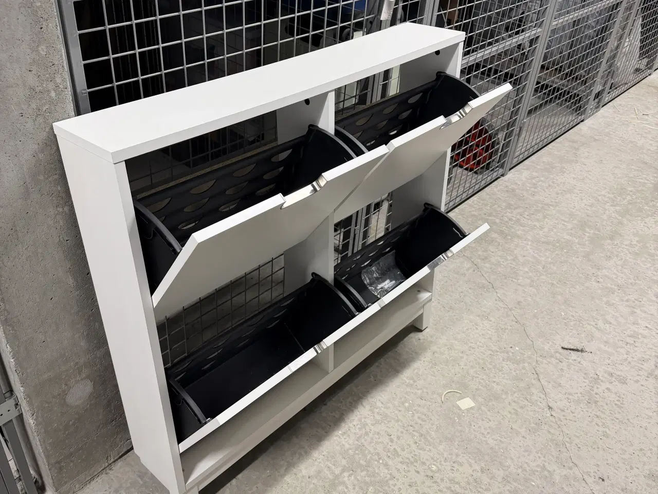 Billede 2 - Skoskab med 4 rum