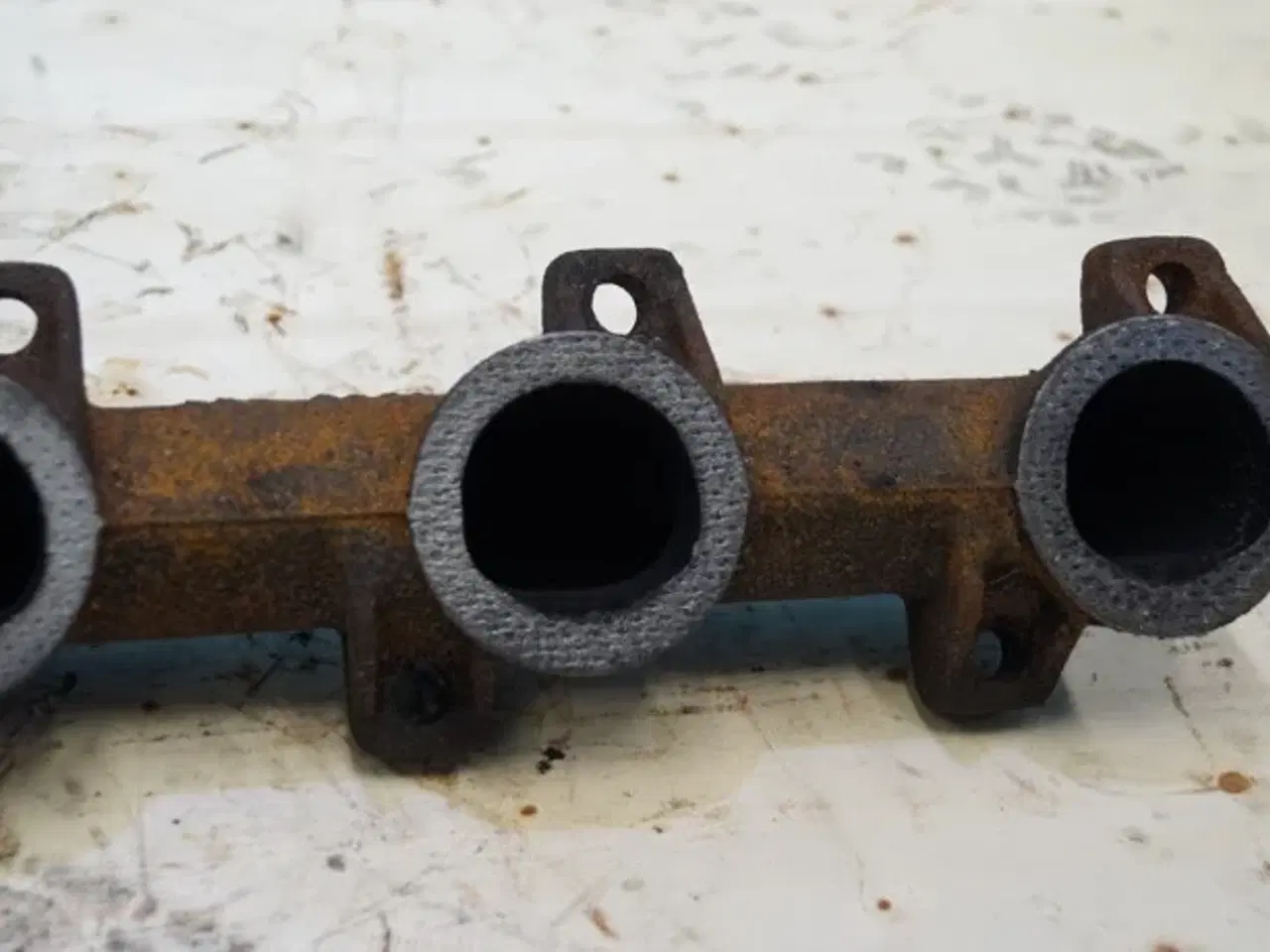 Billede 4 - Ford 675TA Udstødningsmanifold 82850578