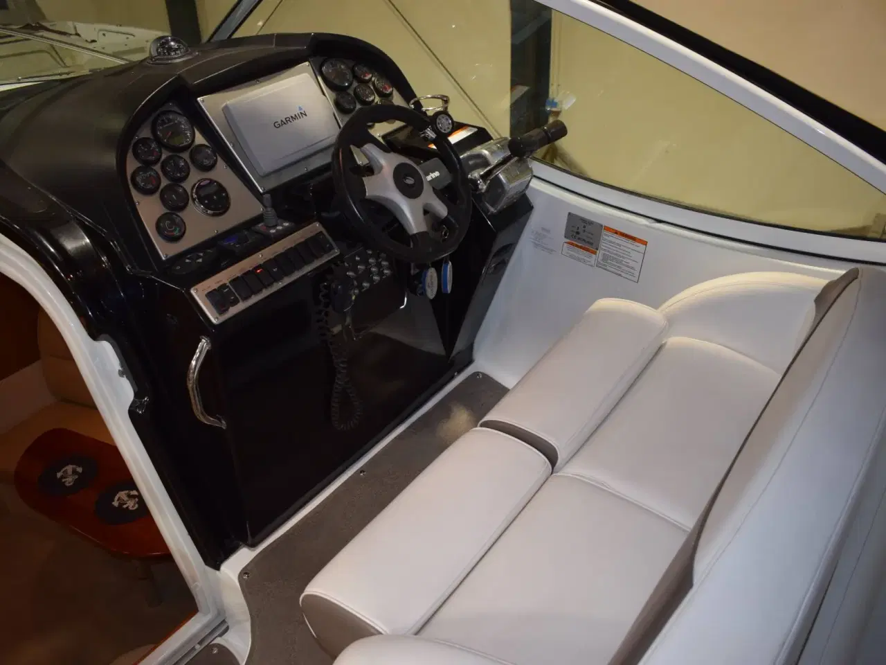 Billede 5 - Cruiser Yachts 300 Express - Twin Volvo Penta D3/Udstyr - DIESEL
