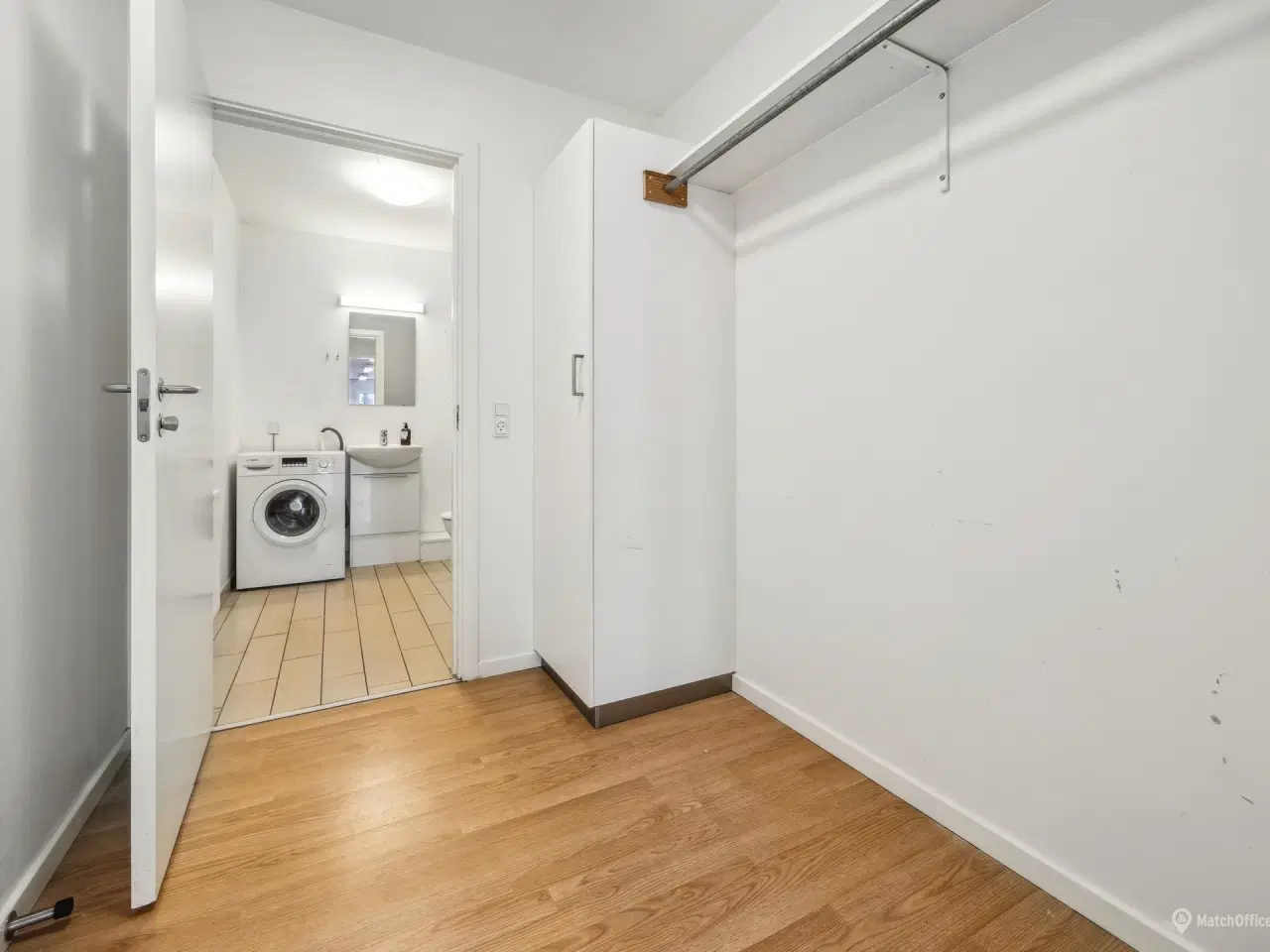 Billede 11 - Centralt beliggende erhvervs lokaler. til mange formål. Tilpasses efter ønske