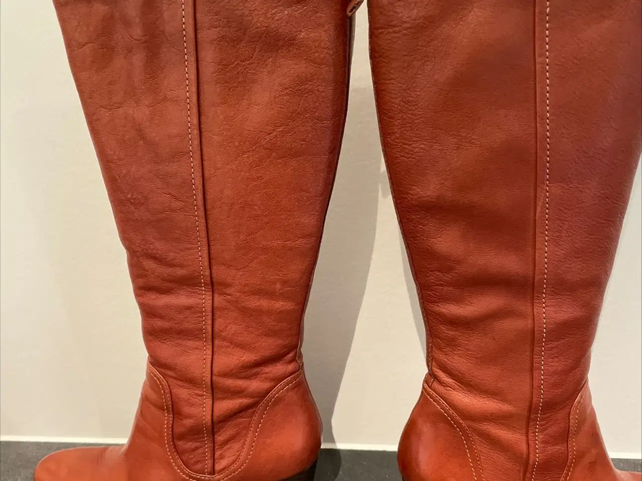 Billede 1 - Langskaftede ECCO støvle str 37 