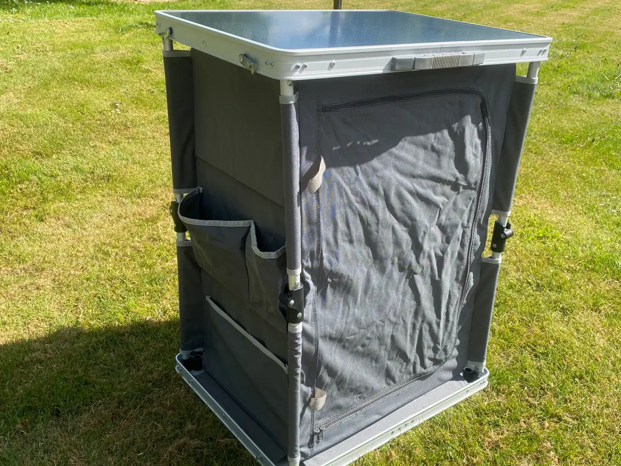 Billede 1 - Camping skab 