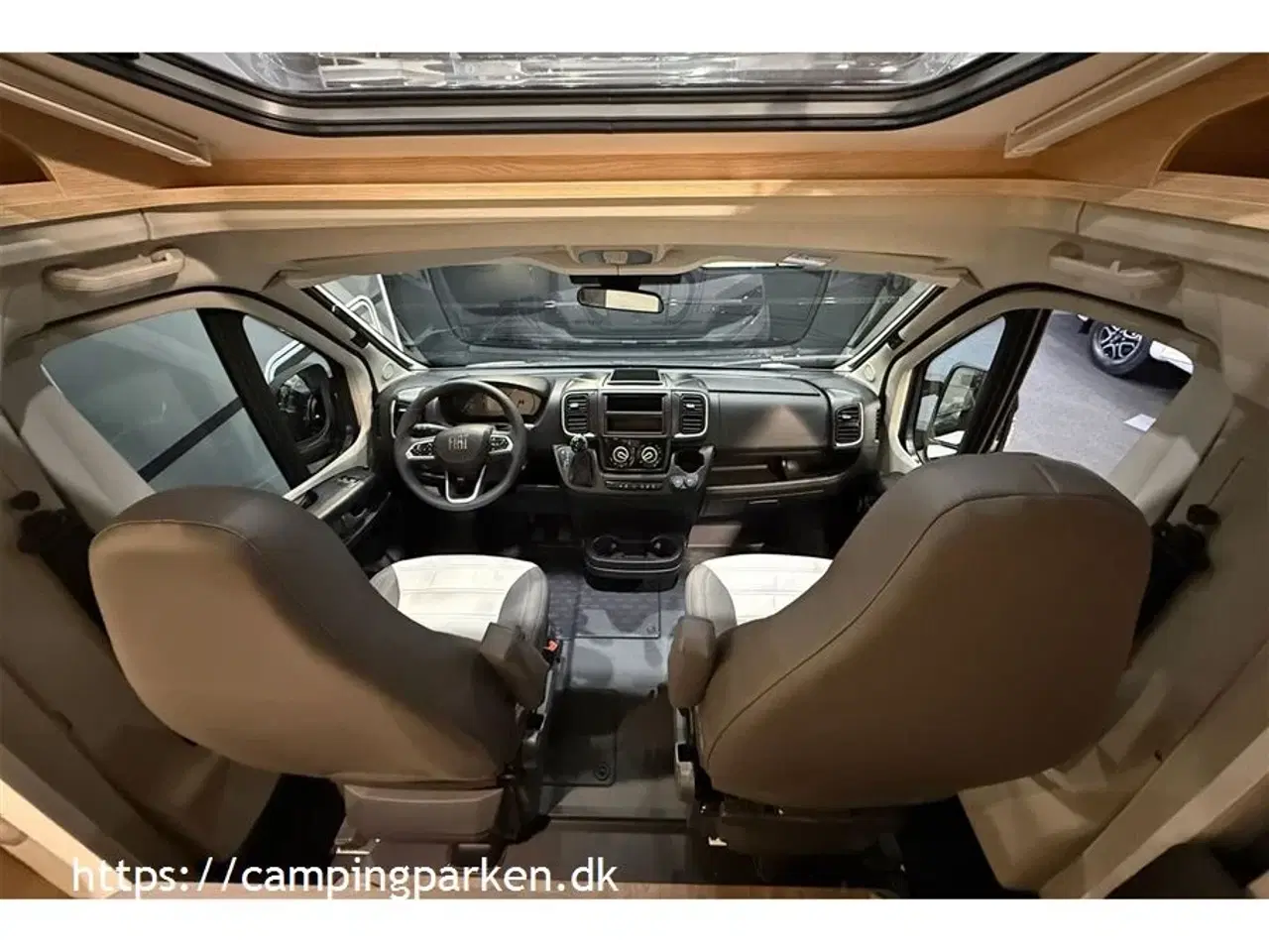 Billede 3 - 2026 - SunLight VAN V67S Ny grundplan i Sunlight VAN-serien, første VAN med 3. soveplads over siddegruppen