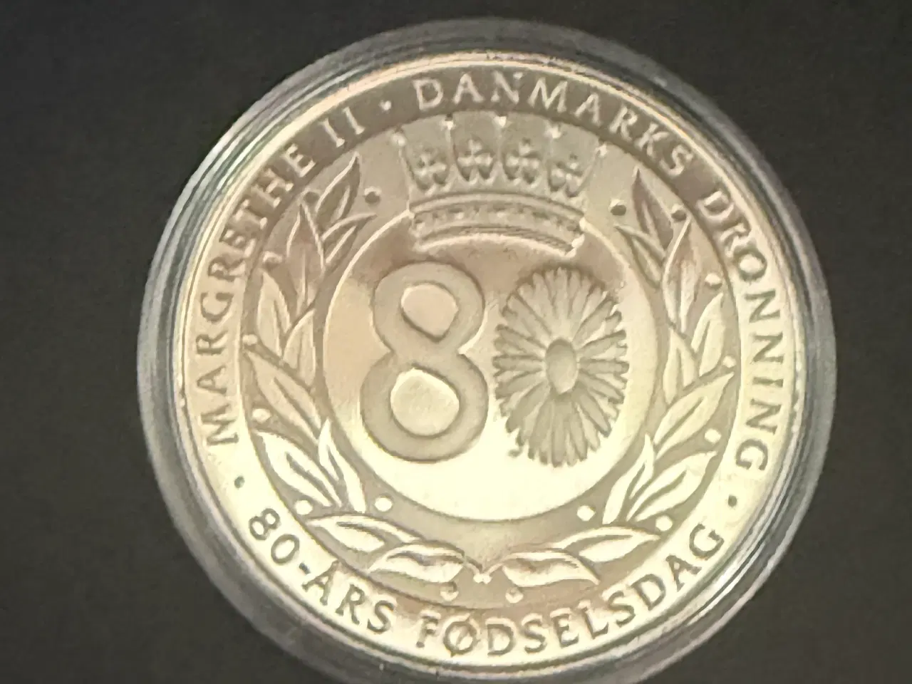 Billede 2 - Medalje Dronning Margrethe 80 ÅR