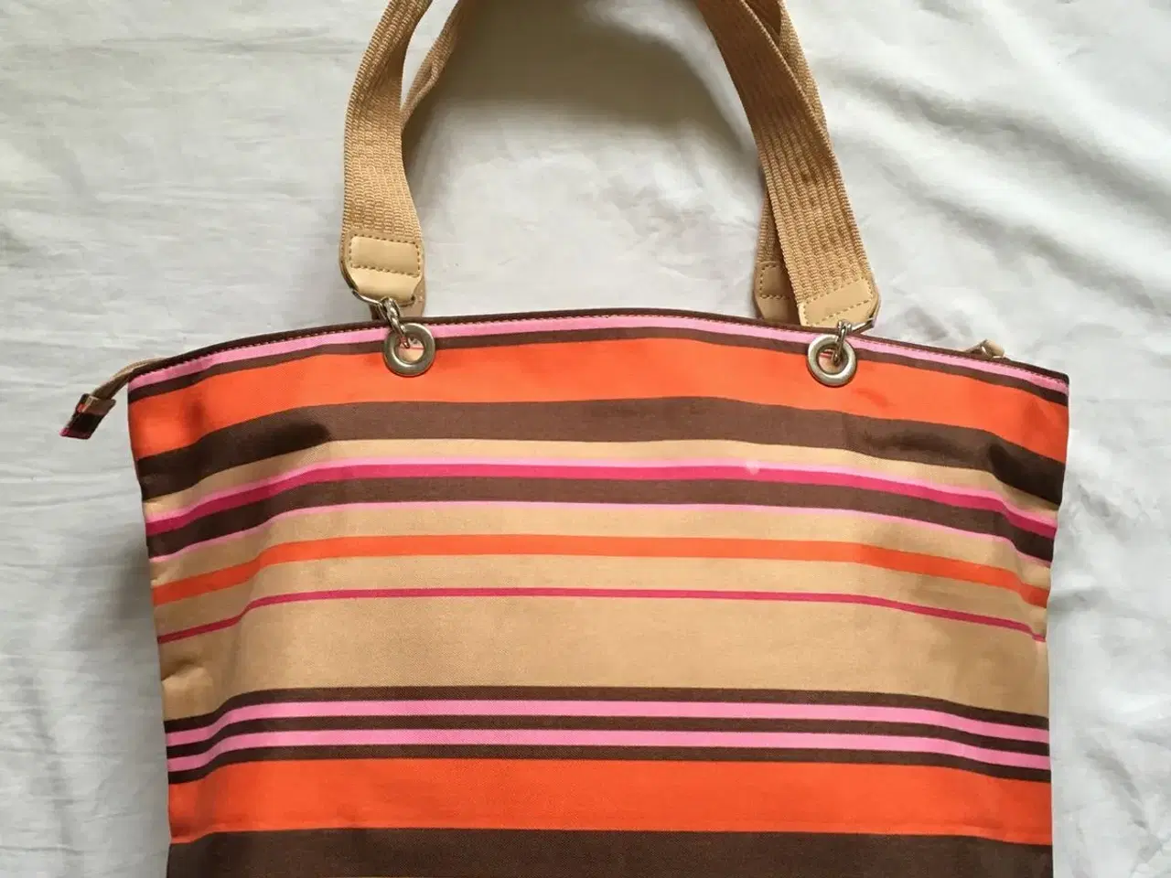 Billede 2 - Farverig skulder taske i nylon