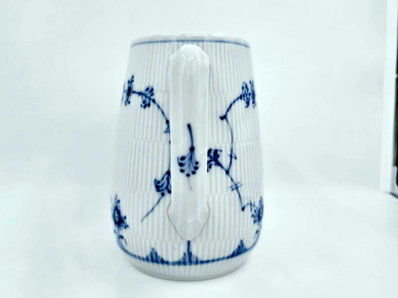 Billede 2 - Musselmalet Riflet Hotelporcelæn Stor Kande 