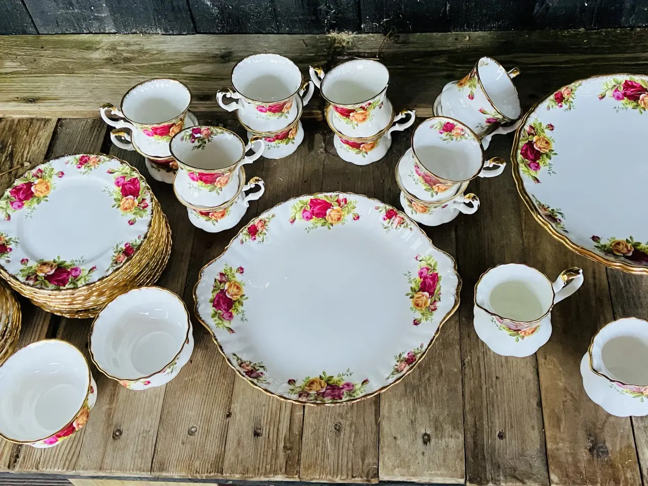 Billede 1 - Smukt kaffe/The stel  af Royal Albert 'Old Country