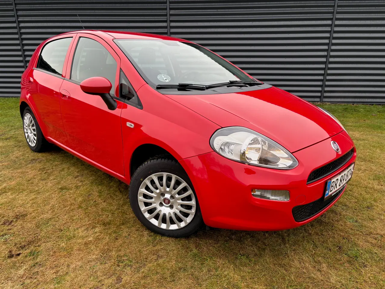 Billede 1 - Fiat Punto S7 0,9 100 - Virkelig pæn og velholdt..