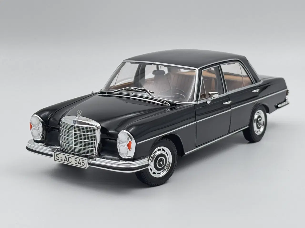 Billede 1 - 1968 Mercedes-Benz 280 SE Limousine 1:18