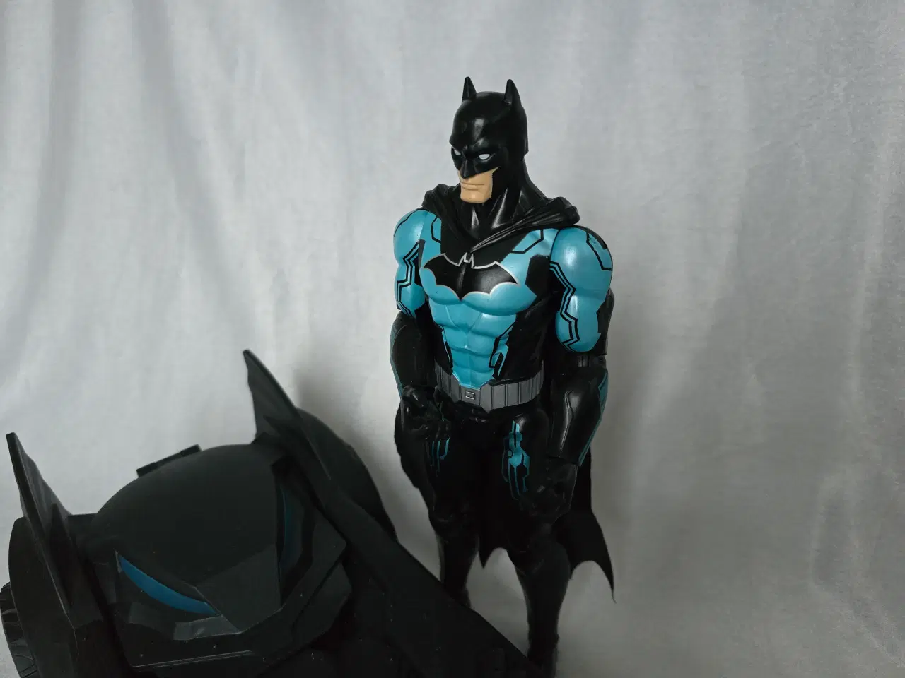 Billede 2 - Stor Batman figur med batmobilen