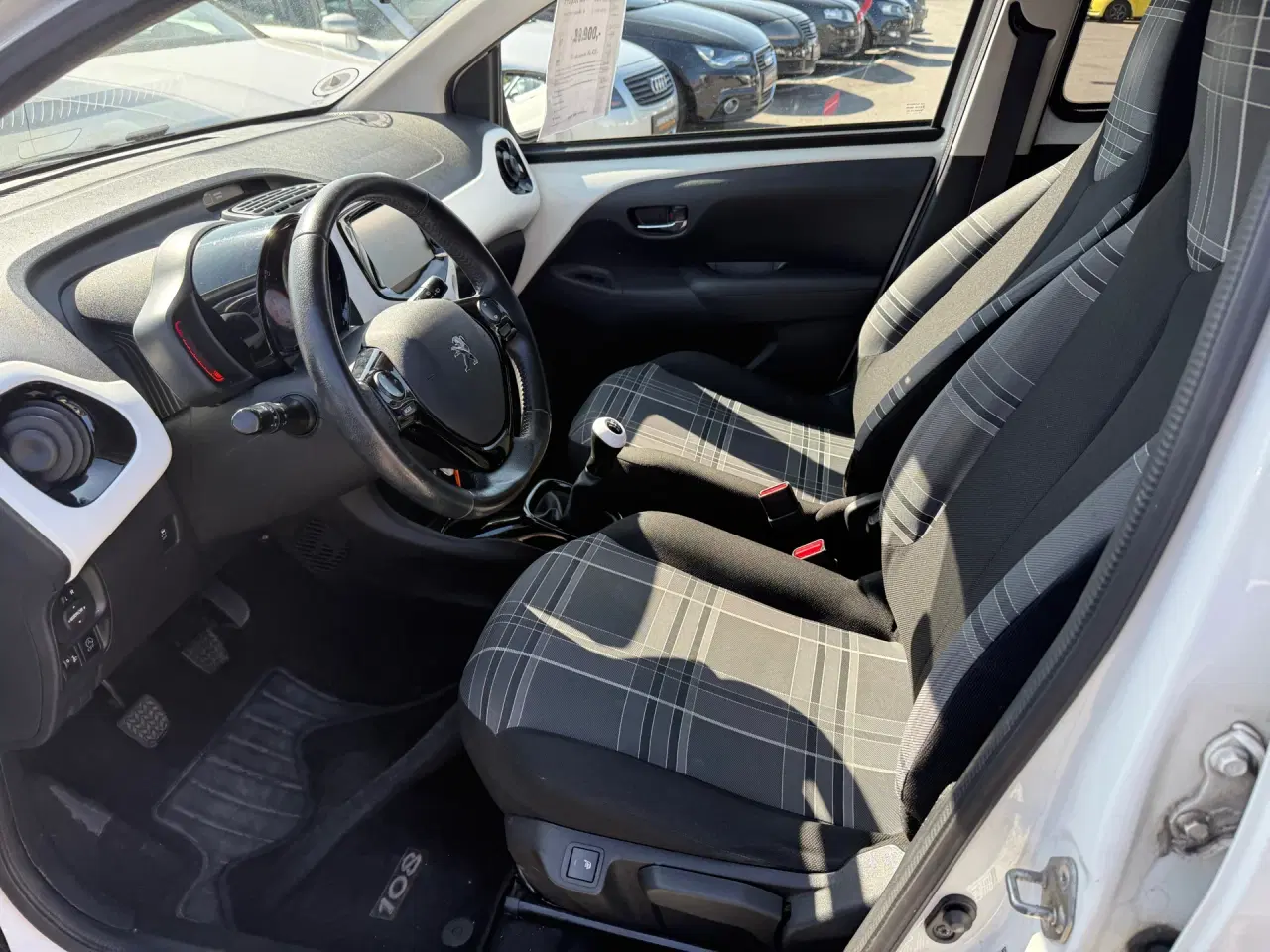 Billede 8 - Peugeot 108 1,0 e-Vti White Edition 69HK 5d