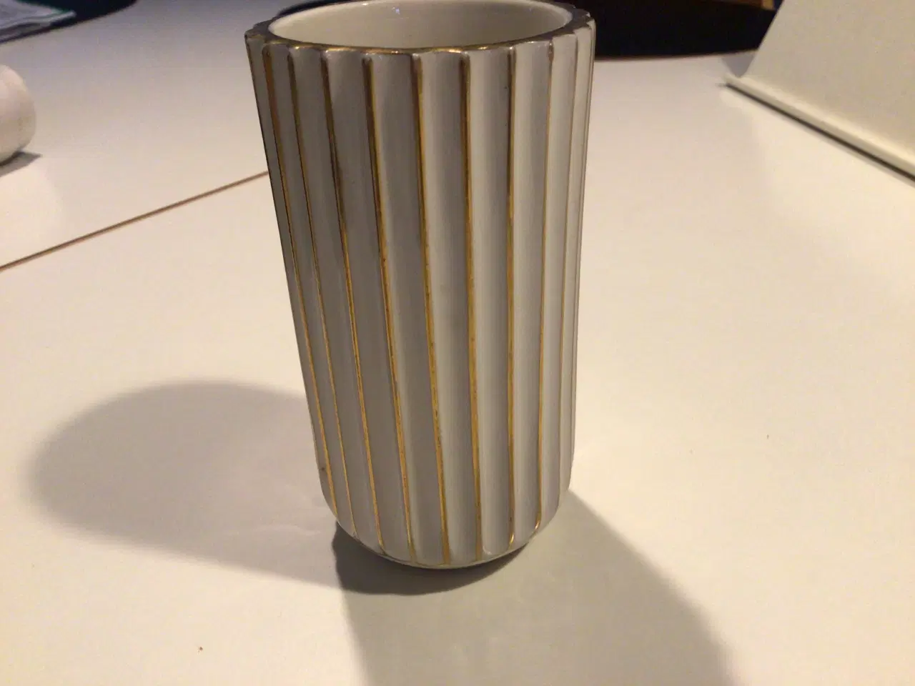 Billede 1 - Gl. Lyngby vase H 10 cm.