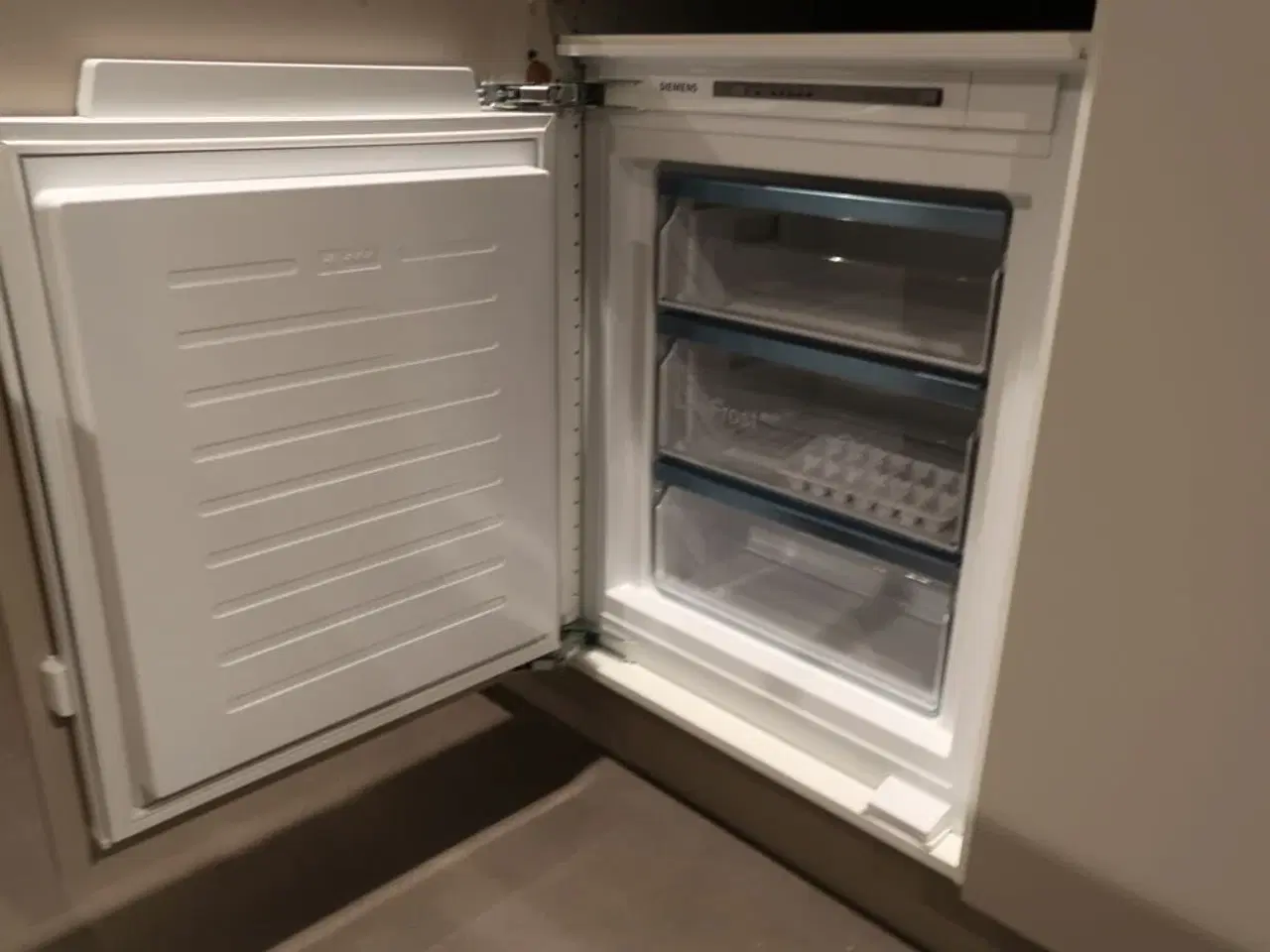 Billede 1 - Siemens iQ500 GI11VADE0 Integrerbart Fryseskab