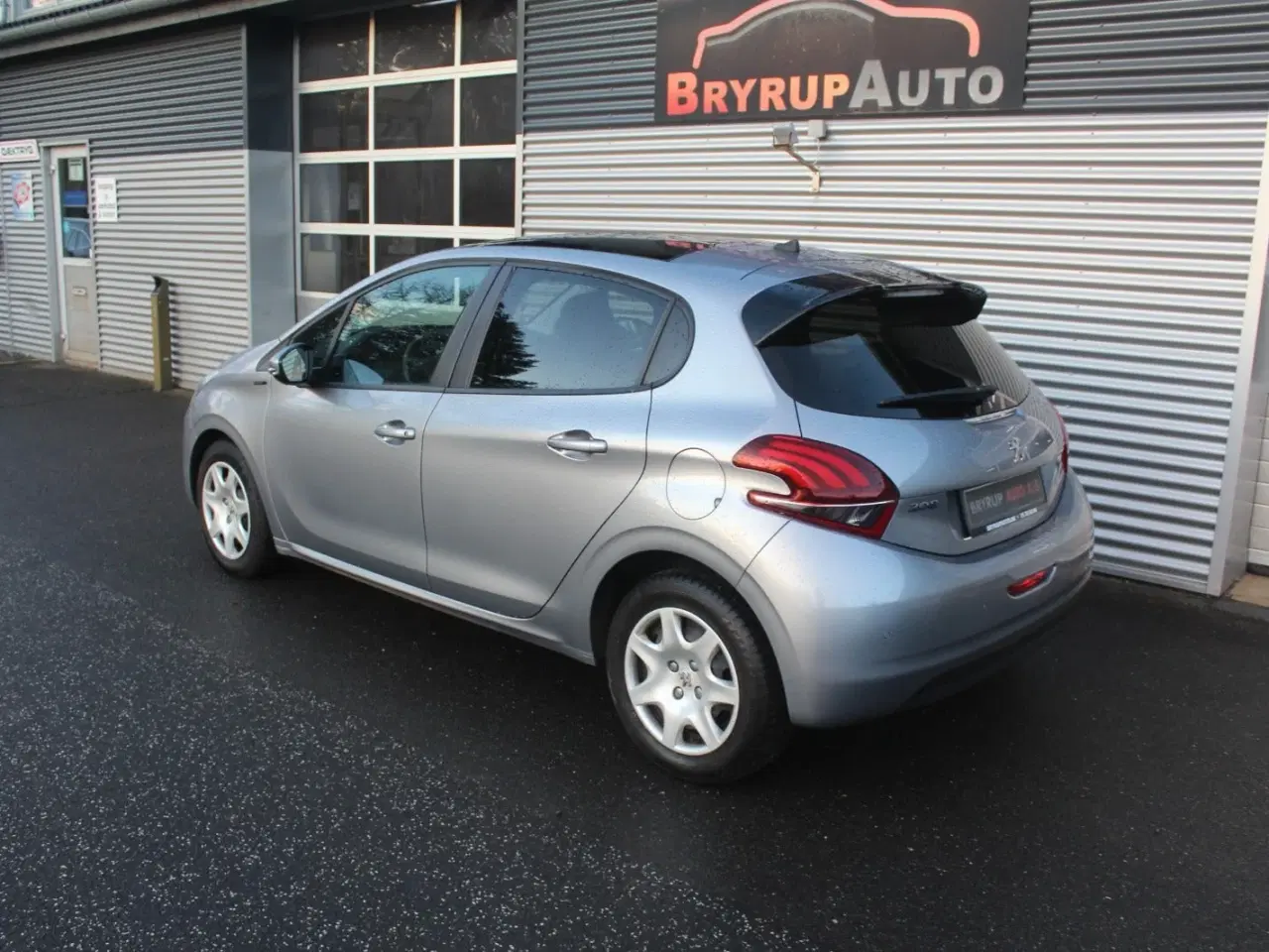 Billede 3 - Peugeot 208 1,5 BlueHDi 100 Signature Sky